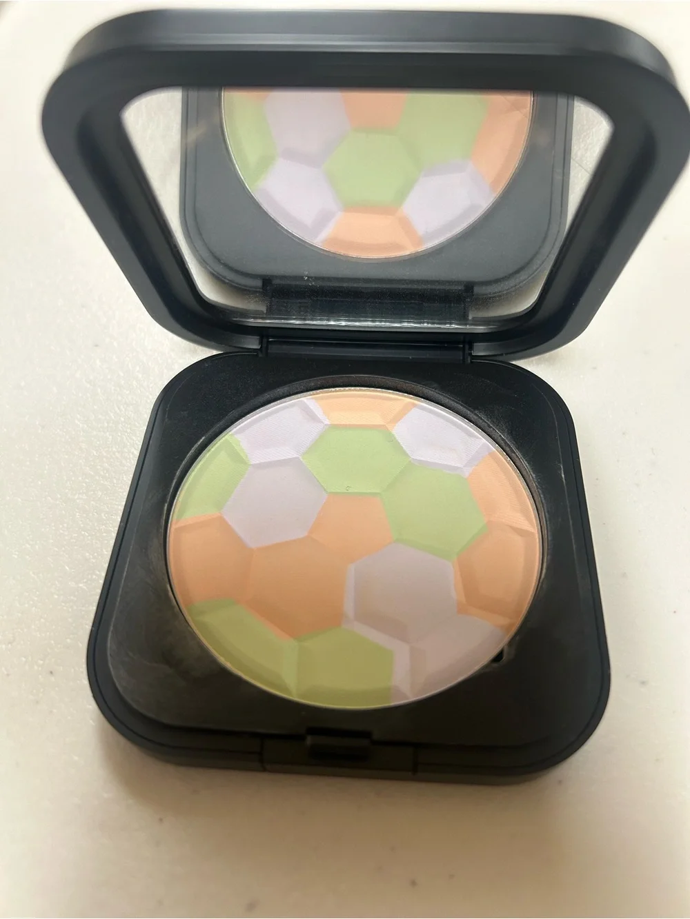 Laura Geller Filter Finish Neutralizing Setting Powder